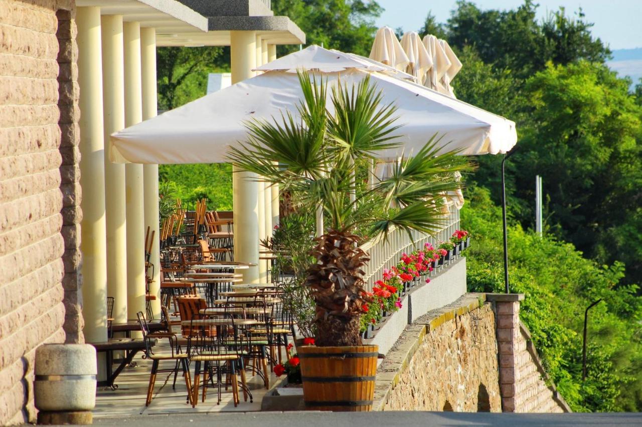 Luxury Versailles Apartments Center Opera Burgas Stad Buitenkant foto